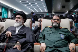 سردار حسین معروفی معاون هماهنگ کننده سازمان بسیج و حجت&zwnj;الاسلام علی&zwnj;اکبر اجاق&zwnj;نژاد تولیت آستان مقدس مسجد جمکران