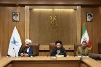 سکوت افراد شاخص جامعه در مواجهه با فتنه‌ها یعنی حمایت از دشمن