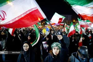 وداع با شهدای ناوشکن دنا و حمایت از نیروهای مسلح