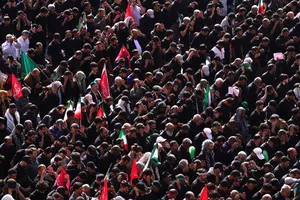 مراسم اقامه نماز بر پیکر امام شهید امت