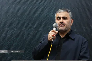 اجتماع دانشگاهیان دانشگاه آزاد اسلامی در سوگ رهبر شهید انقلاب و محکومیت تجاوز صهبونیستی و آمریکایی به کشور