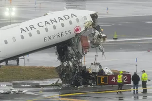 تصادف در باند فرودگاه لاگاردیا نیویورک 