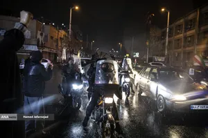 بیعت مردم تهران با حضرت آیت الله سید مجتبی خامنه ای رهبر جدید انقلاب اسلامی ایران - میدان شهدا