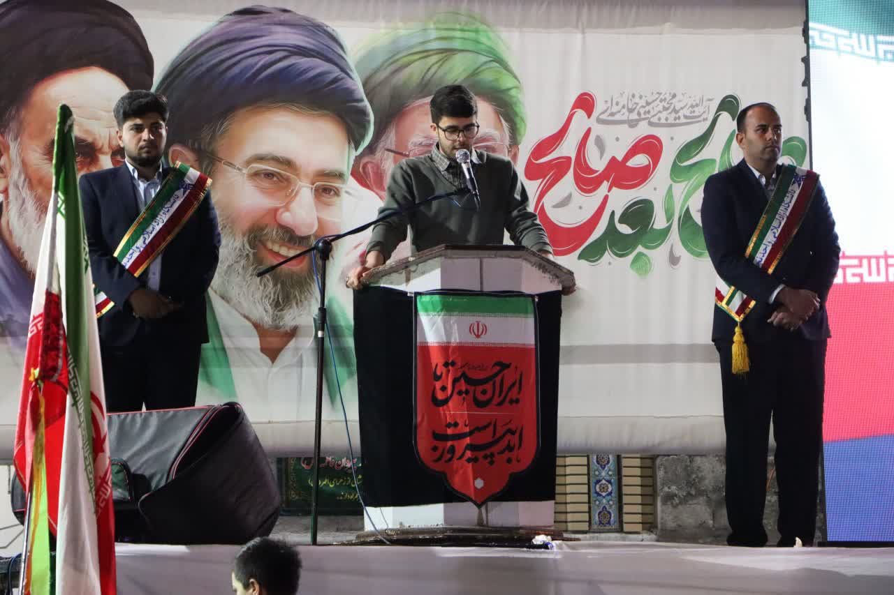 میدان‌داری متفاوت دانشگاه آزاد اسلامی نجف‌آباد در پنجاه و یکمین بعثت مردم