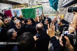 تشییع و تدفین پیکر مطهر دانشمند هسته&zwnj;ای شهید محمدمهدی طهرانچی رییس دانشگاه آزاد اسلامی و همسر گرانقدرش شهیده مژگان قراویری در حرم حضرت عبدالعظیم حسنی(ع)