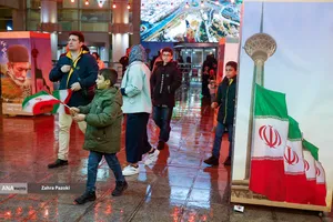 نورافشانی شب ۲۲ بهمن در تهران