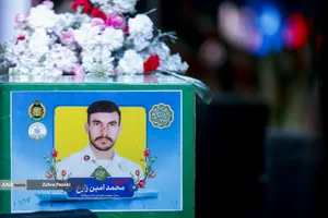 وداع با شهدای ناوشکن دنا و حمایت از نیروهای مسلح