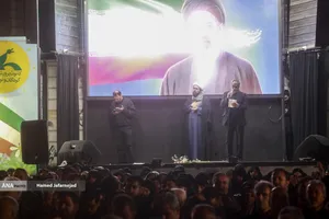 اقامه نماز استغاثه به امام زمان زمان(عج) - چهارراه نبرد خیابان پیروزی