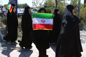 نمازگزاران جمعه در مرقد مطهر امام راحل(ره)