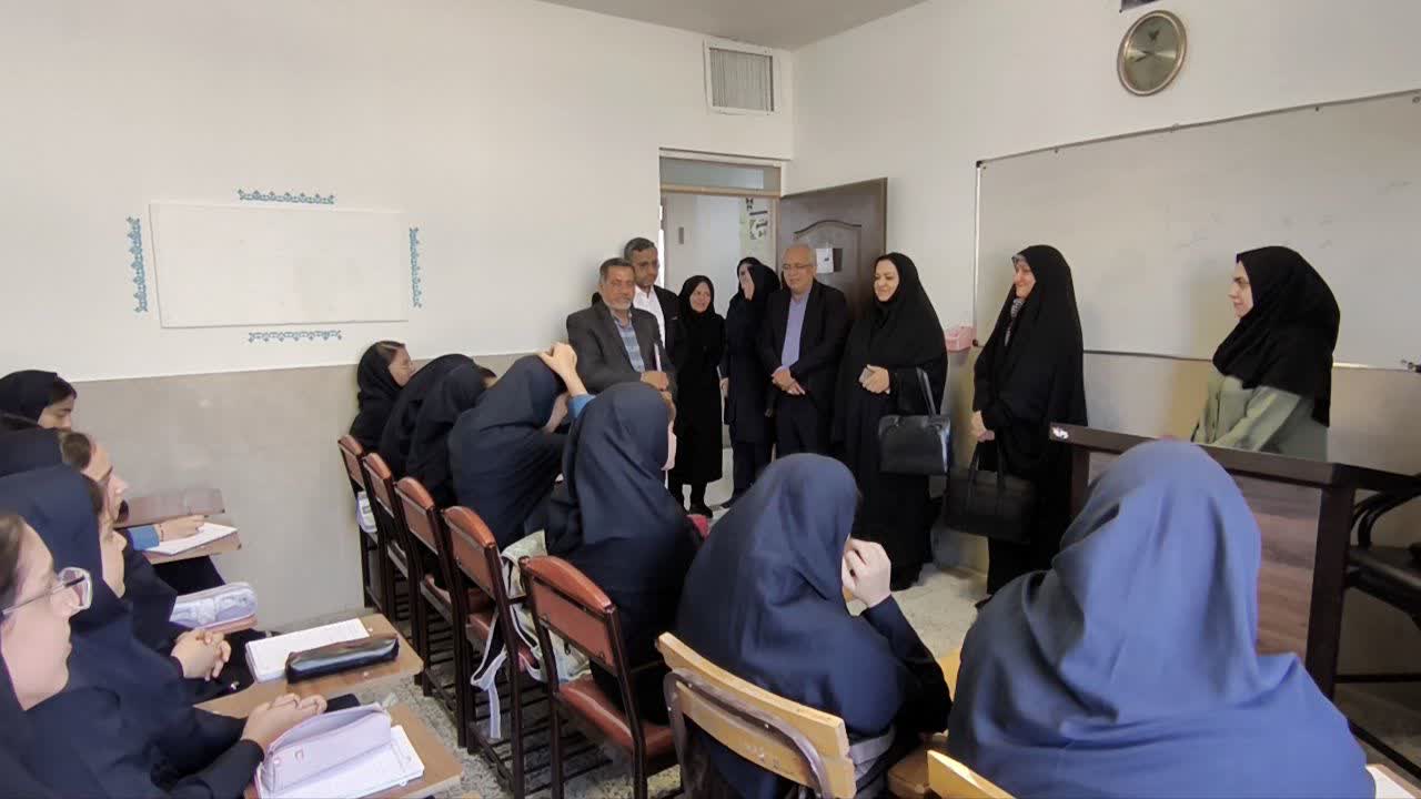 دانش‌آموزان باید مهارت‌های کاربردی و بازارپسند را فرابگیرند