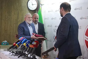 محمدجواد لاریجانی رئیس پژوهشگاه دانش&zwnj;های بنیادی و رئیس همایش &laquo;خیزش در برابر خردکشی&raquo;