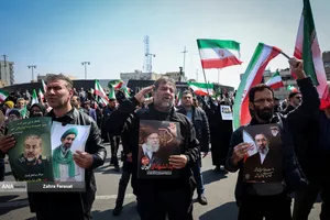 تشییع پیکر شهیدان لاریجانی، سلیمانی و شهدای ناو دنا
