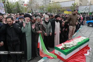 تشییع پیکر ام البنین تهران مادر شهیدان افراسیابی با حضور گسترده مردم انقلابی و شهیدپرور خیابان نبرد- پیروزی