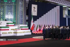 ادای احترام مقامات و مسئولان خارجی به پیکر امام شهید 
