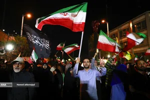 اجتماع مردمی در حمایت از رزمندگان اسلام و بیعت با رهبری و محکومیت حملات وحشیانه صهیونیستی - آمریکایی با حضور مردم انقلابی و شهیدپرور در میدان شهدا تهران