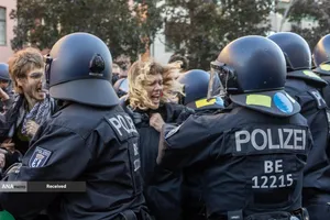 تظاهرات ده&zwnj;ها هزار نفر در برلین علیه حمایت آلمان از اسرائیل