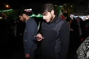 اقامه نماز استغاثه به امام زمان زمان(عج) - چهارراه نبرد خیابان پیروزی
