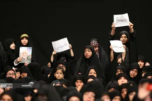 مراسم عزادارای شب عاشورای حسینی(ع) در حسینیه امام خمینی(ره) با حضور رهبر معظم انقلاب