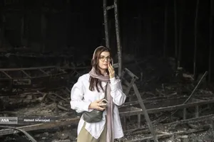 بازدید خبرنگاران خارجی از آثار به&zwnj;جامانده از حمله موشکی رژیم صهیونیستی به ساختمان شیشه ای صدا و سیما که در تاریخ ۲۴ تیرماه صورت گرفت