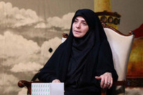 سفره ساده عروس رهبر شهید برای دانش آموزان روز ۱۳ آبان+ فیلم