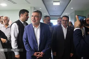 محمدرضا ظفرقندی، وزیر بهداشت در بازدید از انستیتو کانسر مجتمع بیمارستانی امام خمینی (ره)
