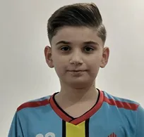 فوتبالیست 12 ساله آسیب دیده از جنگ: قوی‌تر به فوتبال برمی‌گردم