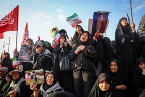 تشییع پیکر مطهر آقای شهید ایران و خانواده ایشان -۱

