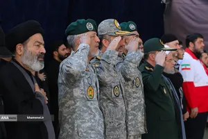 مراسم اقامه نماز بر پیکر مطهر امام مجاهد شهید حضرت آیت&zwnj;الله العظمی سیدعلی خامنه&zwnj;ای و شهدای خانواده ایشان