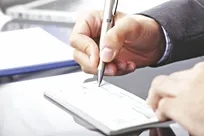 تغییرات بزرگ در قوانین صدور دسته چک/ از هفته آینده چک‌های کاغذی و الکترونیکی با محدودیت‌های جدید می‌آیند!