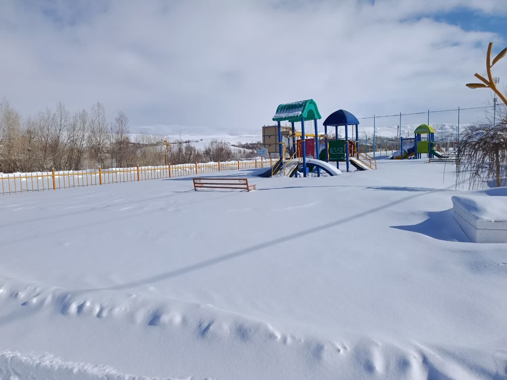 تخت سلیمان در محاصره برف سنگین/ زمستانی تماشایی با بیش از نیممتر برف تخت سلیمان در محاصره برف سنگین/ زمستانی تماشایی با بیش از نیممتر برف