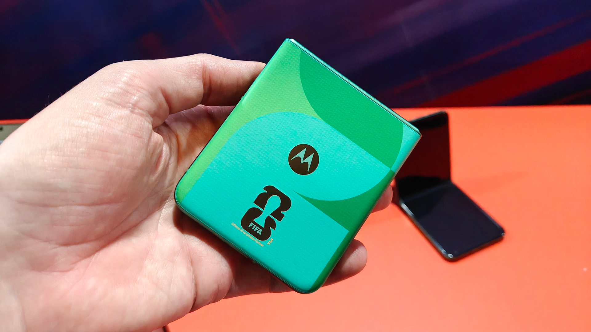 ریزر جدید با رنگ‌وبوی چمن‌های استادیوم به میدان آمد