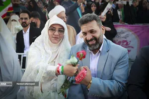 مراسم جشن عروسی زوج های جان فدا همزمان با سالروز ازدواج حضرت زهرا و حضرت علی در میدان امام حسین