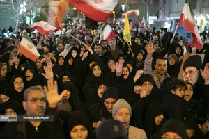 عزاداری شهادت رهبر انقلاب در چهارراه کوکاکولا خیابان پیروزی تهران