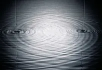 ذره، موج، هر دو یا هیچ‌کدام؟ آزمایشی که هر آنچه را دربارۀ واقعیت می‌دانیم به چالش می‌کشد (۱)