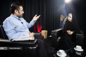 گفت و گو با الهام عابدینی خبرنگار و مجری تلویزیون