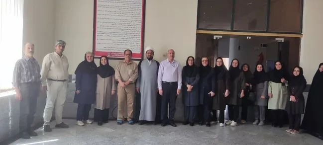 تقدیر رئیس دانشگاه آزاد اسلامی واحد اراک از کارمندان این دانشگاه