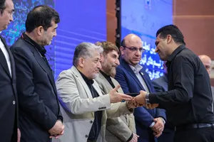 تجلیل از تیم&zwnj;های قهرمان دانشگاه آزاد اسلامی با حضور دکتر بیژن رنجبر