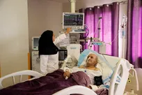 قلبتان را برای عشق، صبر و فداکاری آماده کنید؛ گاهی یک لبخند از دارویی گران‌قیمت مؤثرتر است