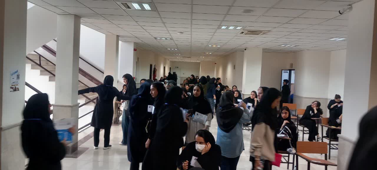 فرآیند برگزاری آزمون‌های سراسری در دانشگاه آزاد اسلامی پردیس با حضور داوطلبان رشته علوم تجربی 