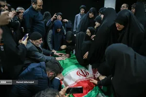 وداع با پیکر&zwnj; مطهر  شهید حجت&zwnj;الاسلام محمد مقیسه رئیس شعبه ۵۳ دیوان عالی کشور در معراج شهدای تهران