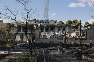 بازدید دکتر بیژن رنجبر رئیس دانشگاه آزاد اسلامی، پس از حمله هوایی آمریکا و رژیم صهیونیستی به سفارت سابق آمریکا(لانه جاسوسی) 
