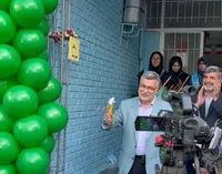 وزیر بهداشت زنگ دبیرستان دخترانه حسنیه را به صدا در آورد