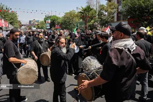 پیاده&zwnj;روی جاماندگان اربعین در تهران
