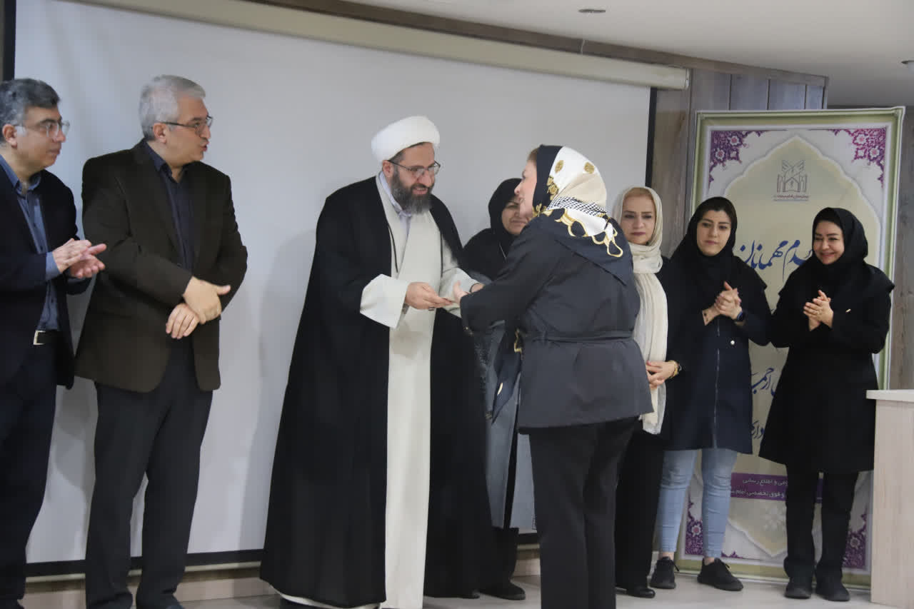 تأکید بر ترویج زایمان طبیعی بین مادران/ سختکوشی سبزپوشانی که میوه زندگی را به انسانیت پیوند میزنند تأکید بر ترویج زایمان طبیعی بین مادران/ سختکوشی سبزپوشانی که میوه زندگی را به انسانیت پیوند میزنند