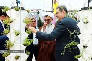  بازدید دکتر رنجبر و حجت&zwnj;الاسلام&zwnj;والمسلمین خسروپناه از مراکز فناوری و تحقیقاتی دانشگاه آزاد اسلامی واحد اصفهان 