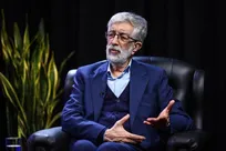 شعر انقلاب دائماً رو به تحول و پیشرفت است