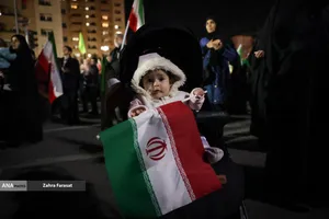 وداع با پیکر شهدای ناوشکن دنا در میدان دریاچه