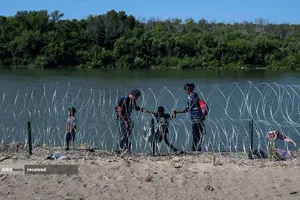 عبور مهاجران از مرز ریو گراند به تگزاس، برای پناهندگی در آمریکا