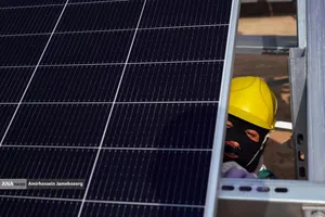 نیروگاه خورشیدی