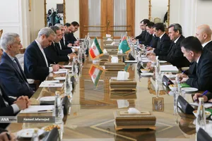 نشست سیدعباس عراقچی وزیر امورخارجه و رشید مردوف وزیر امور خارجه ترکمنستان 